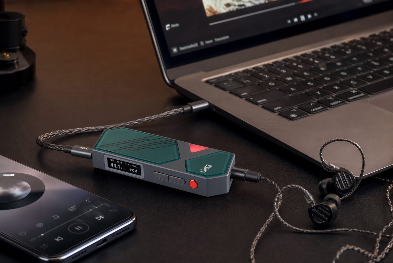 High-Power Portable USB DAC & Headphone Amplifier.